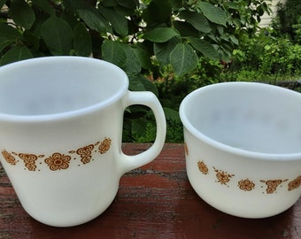 Pyrex, Butterfly Gold Sugar and Cream Set