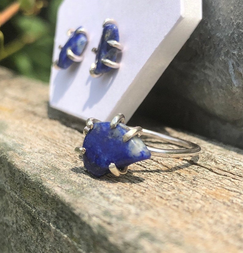 Lapis lazuli ring: gemstone ring,raw gemstone ring prong setting lapis lazuli ring band blue lapis lazuli ring