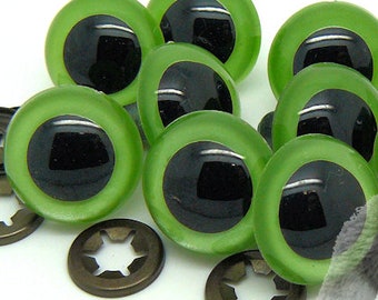 BEAR EYES - Green Pearl 7.5mm  -  16mm   Sold in Lots of 2 pairs!