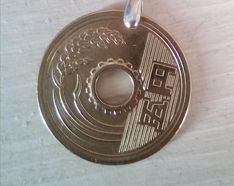 Japanese 5 yen coin medallion and 925 sterling silver.