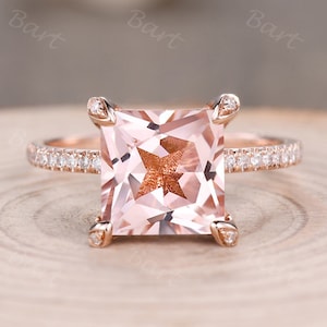 14K Rose Gold Rosa Morganit Verlobungsring 8mm Princess Cut versteckter Diamant Halo Ring Jubiläumsring für Frauen Prong Set Diamant Band