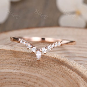 Gebogener Moissanit-Ehering, 14 Karat Roségold-Marquise-Diamantring, Zarter Jubiläumsring, Brautversprechen V-Formring