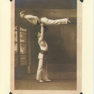 Erhebend: Vintage Lgbtq + Karte - Homosexuell Turner Karte, Vintage Sport Foto, antike Athleten Foto, Unterstützung Freundschaftskarte, Vatertagskarte