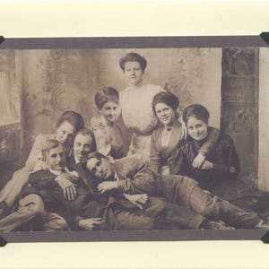 Amigos & Amantes: Vintage LGBTQ + Tarjeta - polyamory San Valentín, tarjeta de aniversario de polietileno, tarjeta de foto de grupo, tarjeta de reparto, tarjeta de primos, tarjeta de hermanos