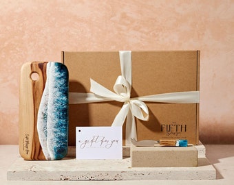 Holiday Gift Box, Ocean Resin Art Cheese Platter, Christmas Gift For Mum, Thank You Gift Bundle, Xmas Present for Wife, Anniversay Gift Set