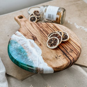Regalo di fidanzamento per coppia, regalo di nozze unico personalizzato, regalo di nozze personalizzato, tagliere inciso, regalo di nozze in legno