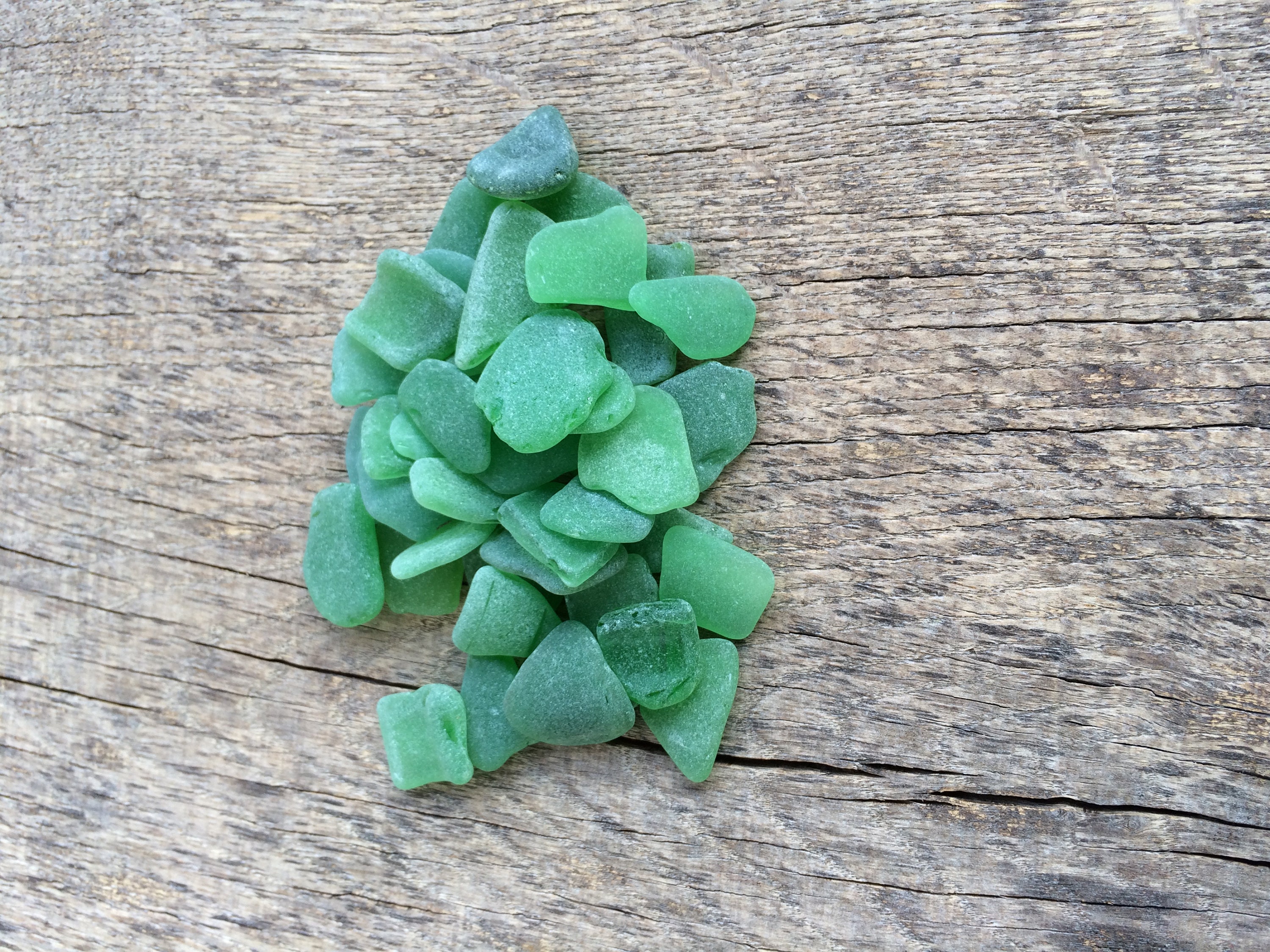 41 Small Green Sea Glass, Glas for Jewelry Making, Beach Glass Bulk, Genuine Sea Glass, Bulk Sea
