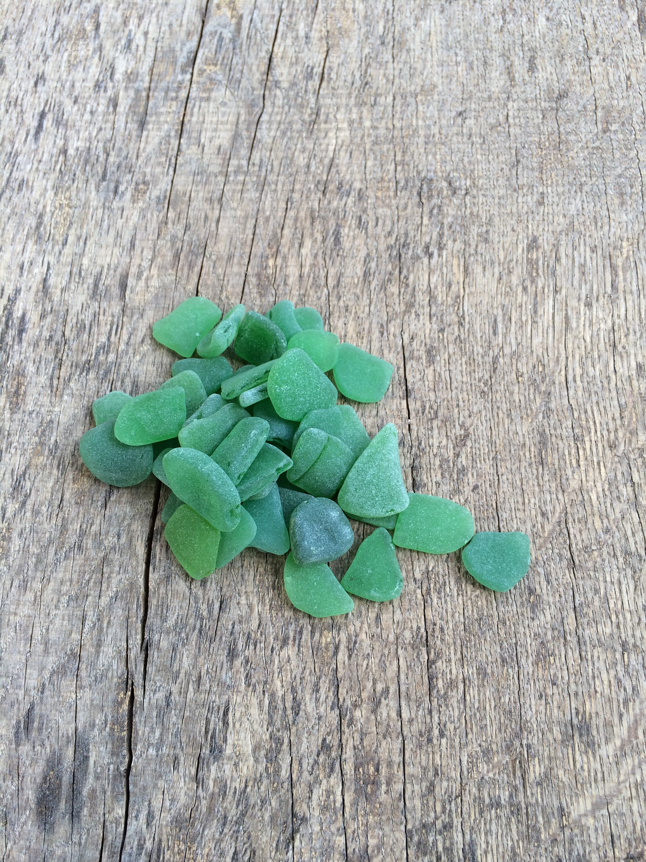 41 Small Green Sea Glass, Glas for Jewelry Making, Beach Glass Bulk, Genuine Sea Glass, Bulk Sea