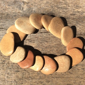 Flat Smooth Beach Stones – Set of 14 Natural Sea Pebbles for Painting, Crafts and Decor
