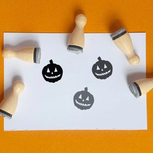 Mini timbro zucca, Mini timbri in gomma, Piccolo timbro in gomma, Piccolo timbro in gomma, Timbri di Halloween, Timbro in gomma di Halloween, Timbro per biglietti