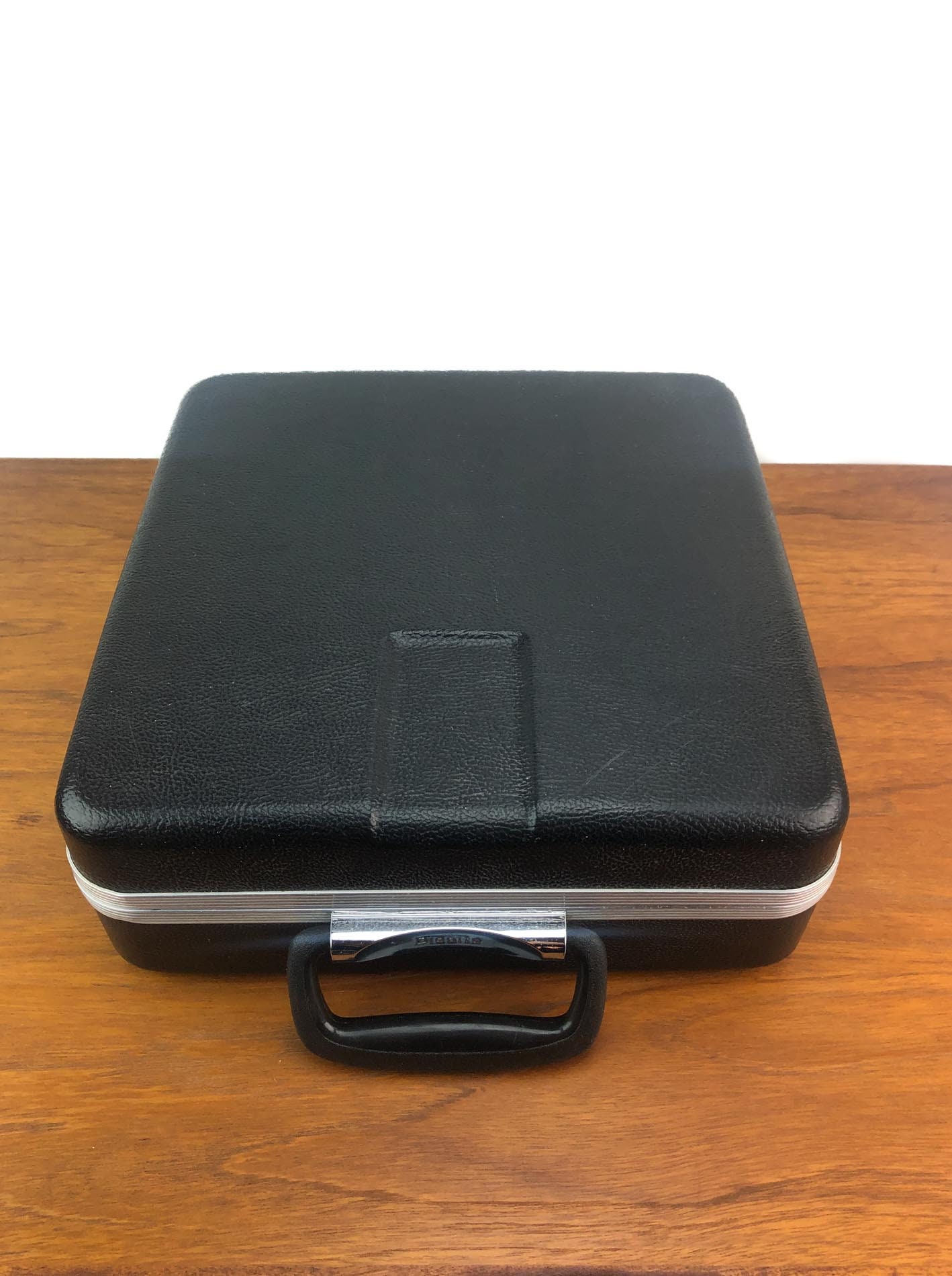 Vintage TraveLBar, Portable Bar, Suitcase Bar, Travel Bar, Briefcase