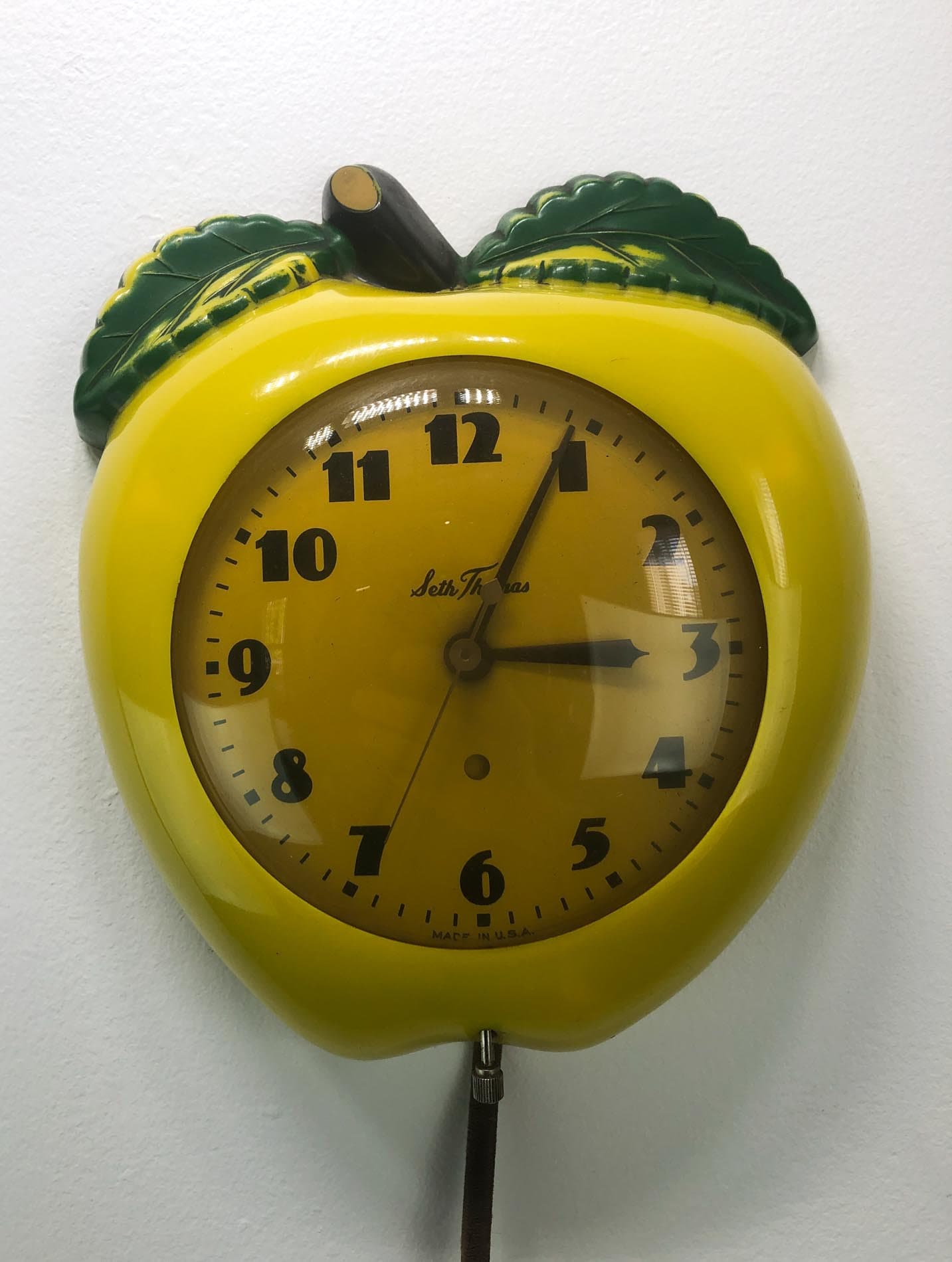 MCM Wall Clock, Mid Century Wall Clock,1950s Kitchen Clock, Apple Wall