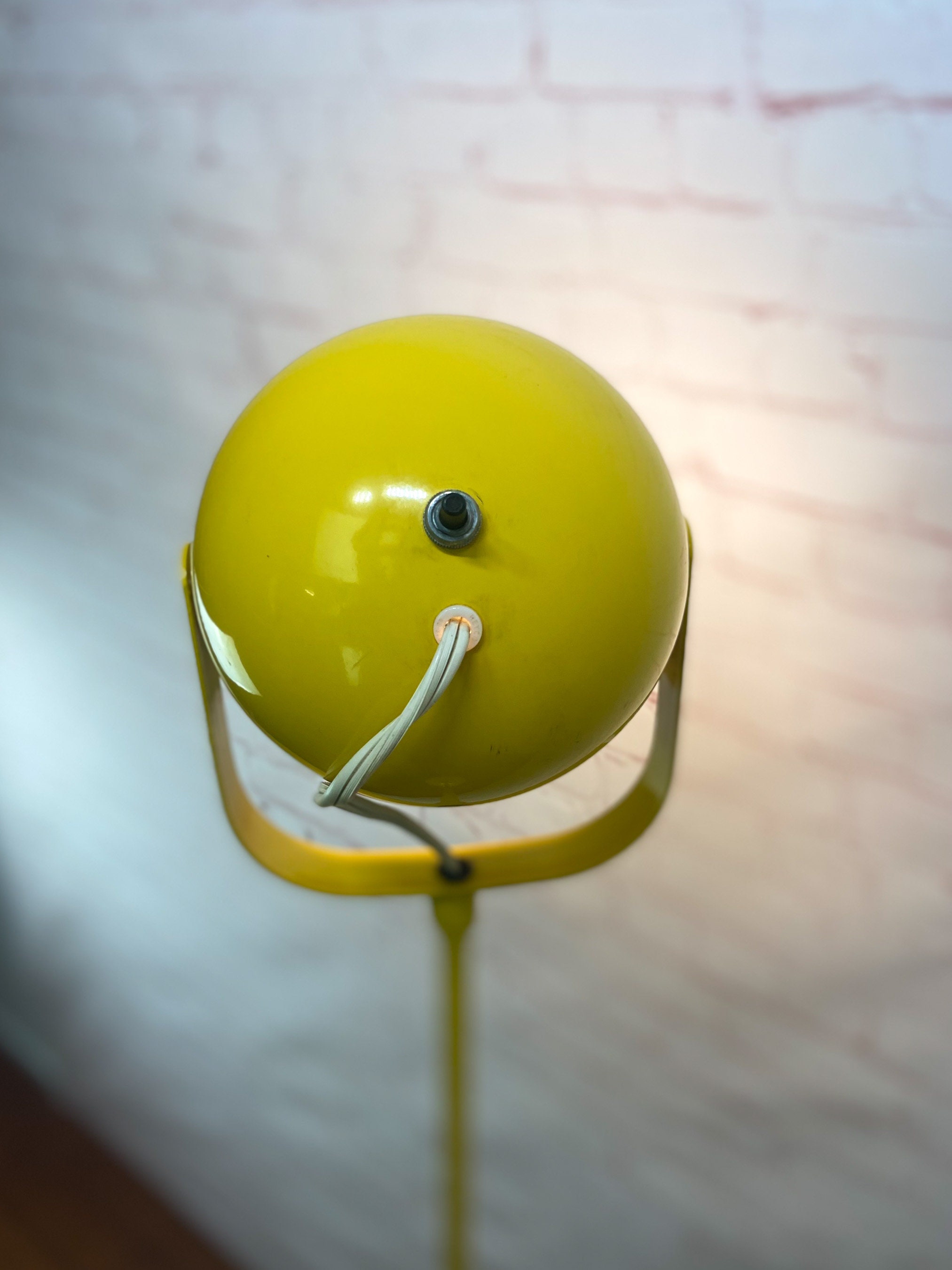 Mid Century Floor Lamp, Yellow Spot Floor Lamp, Yellow Floor Lamp, Vintage Metal Floor Lamp