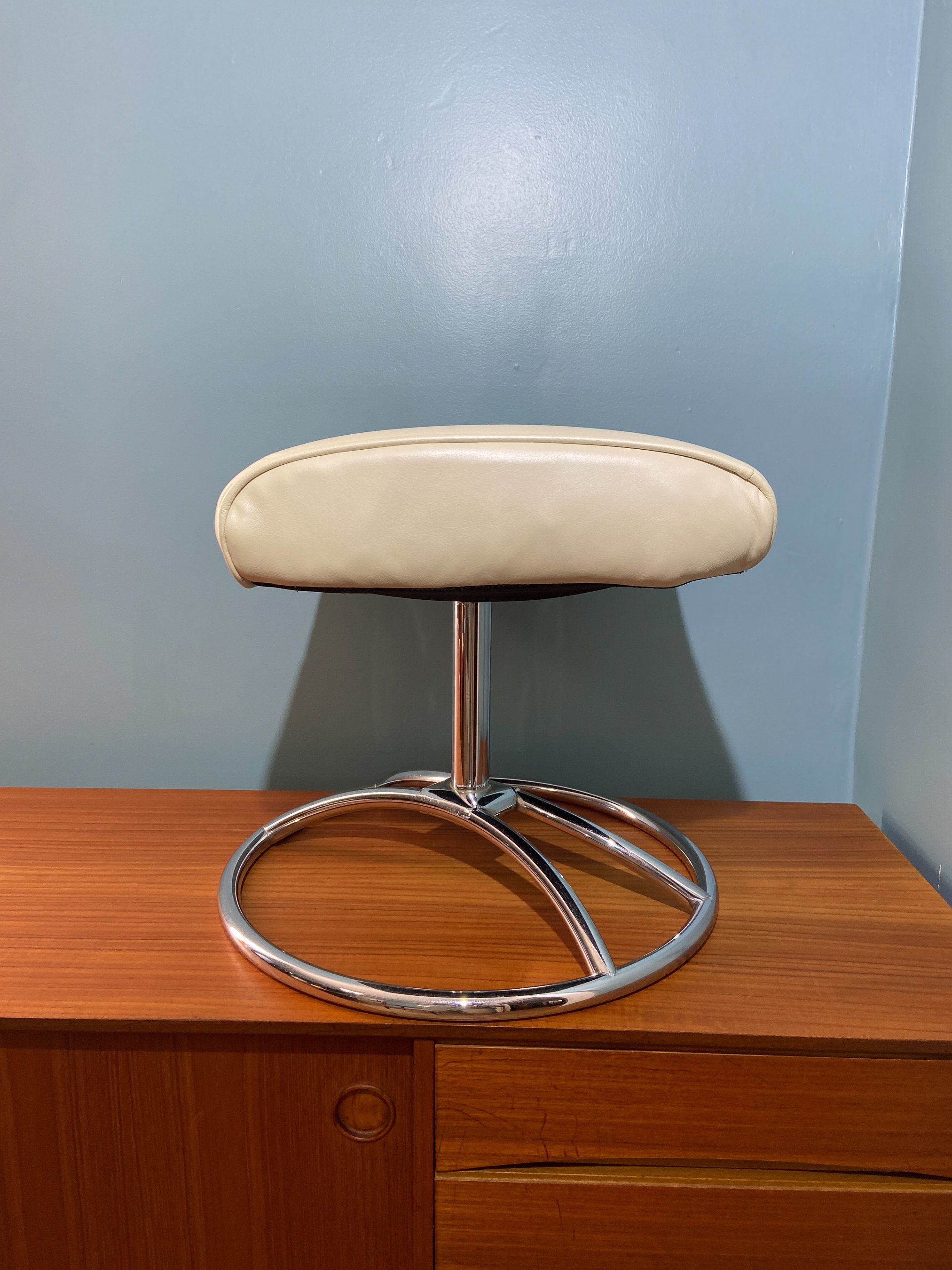 Ekornes Stressless Chrome Ottoman Vintage Ekornes Ottoman