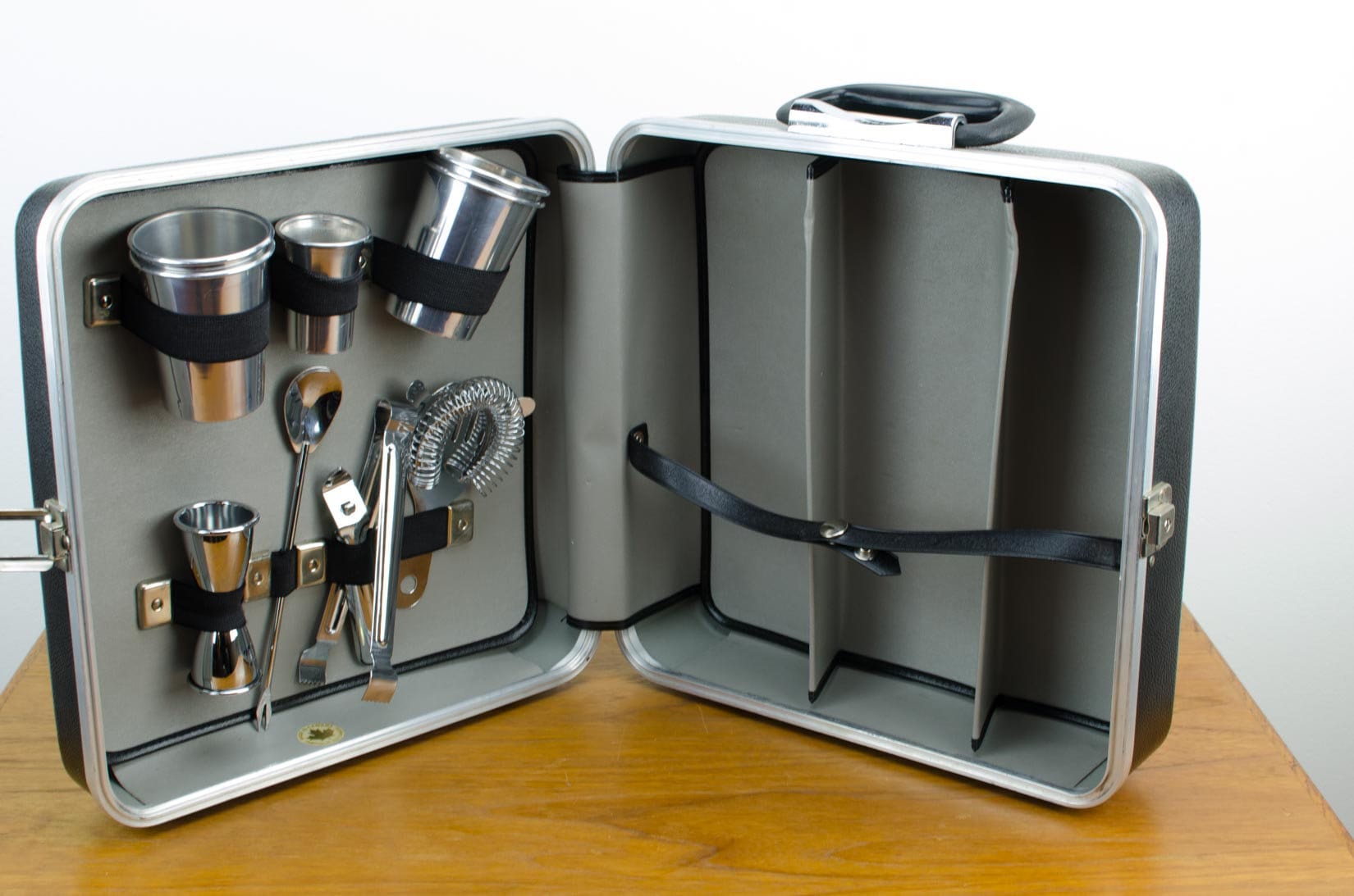 Vintage TraveLBar, Portable Bar, Suitcase Bar, Travel Bar, Briefcase