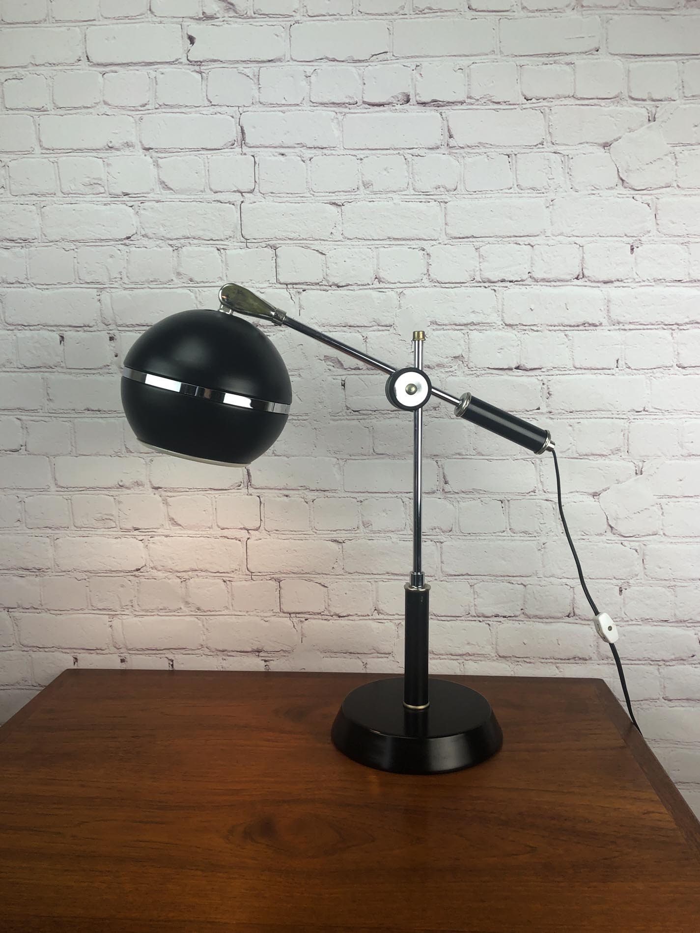 Eyeball Desk Lamp, MidCentury Modern Eyeball Cantilever Desk Lamp