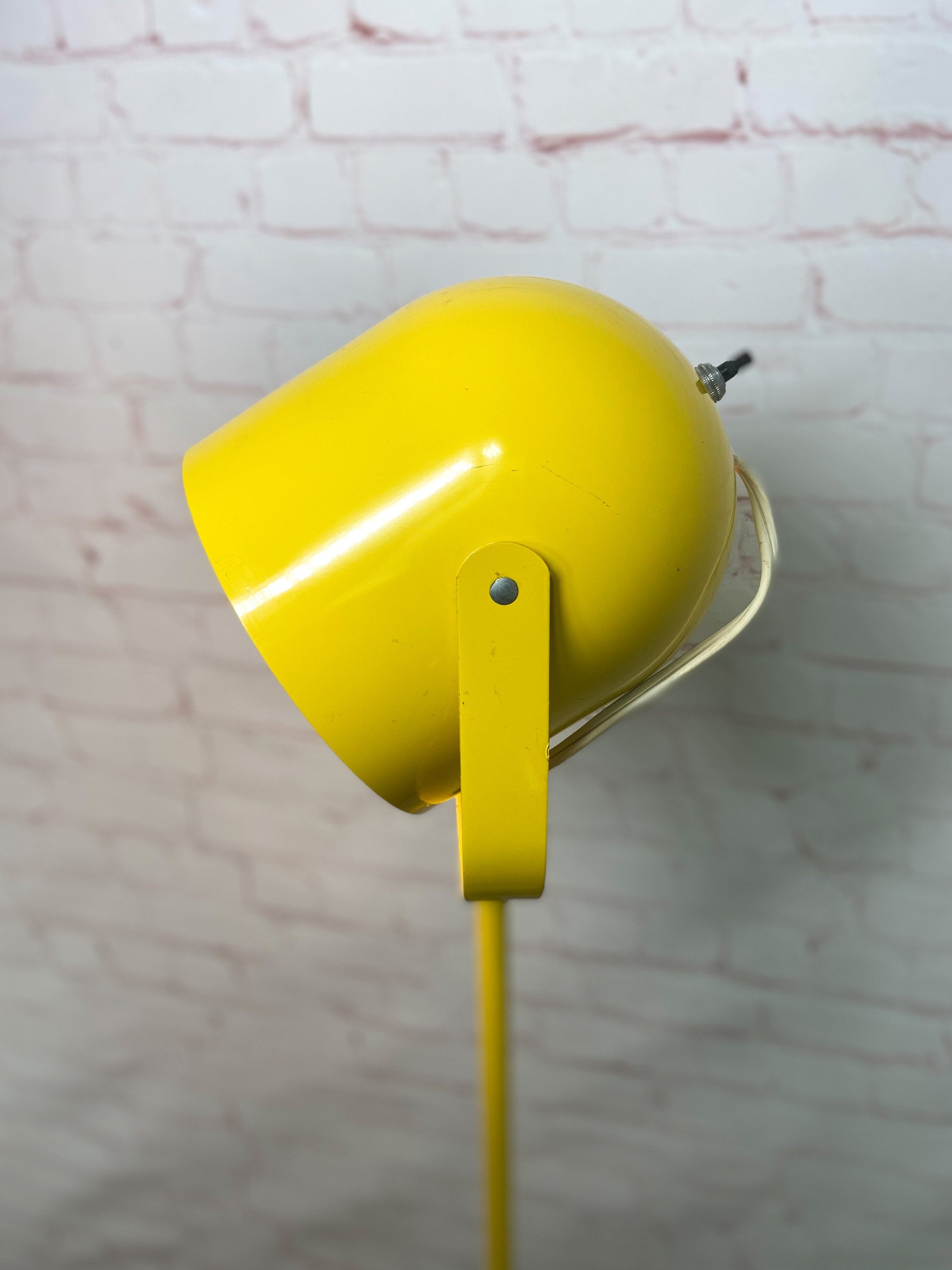 Mid Century Floor Lamp, Yellow Spot Floor Lamp, Yellow Floor Lamp, Vintage Metal Floor Lamp