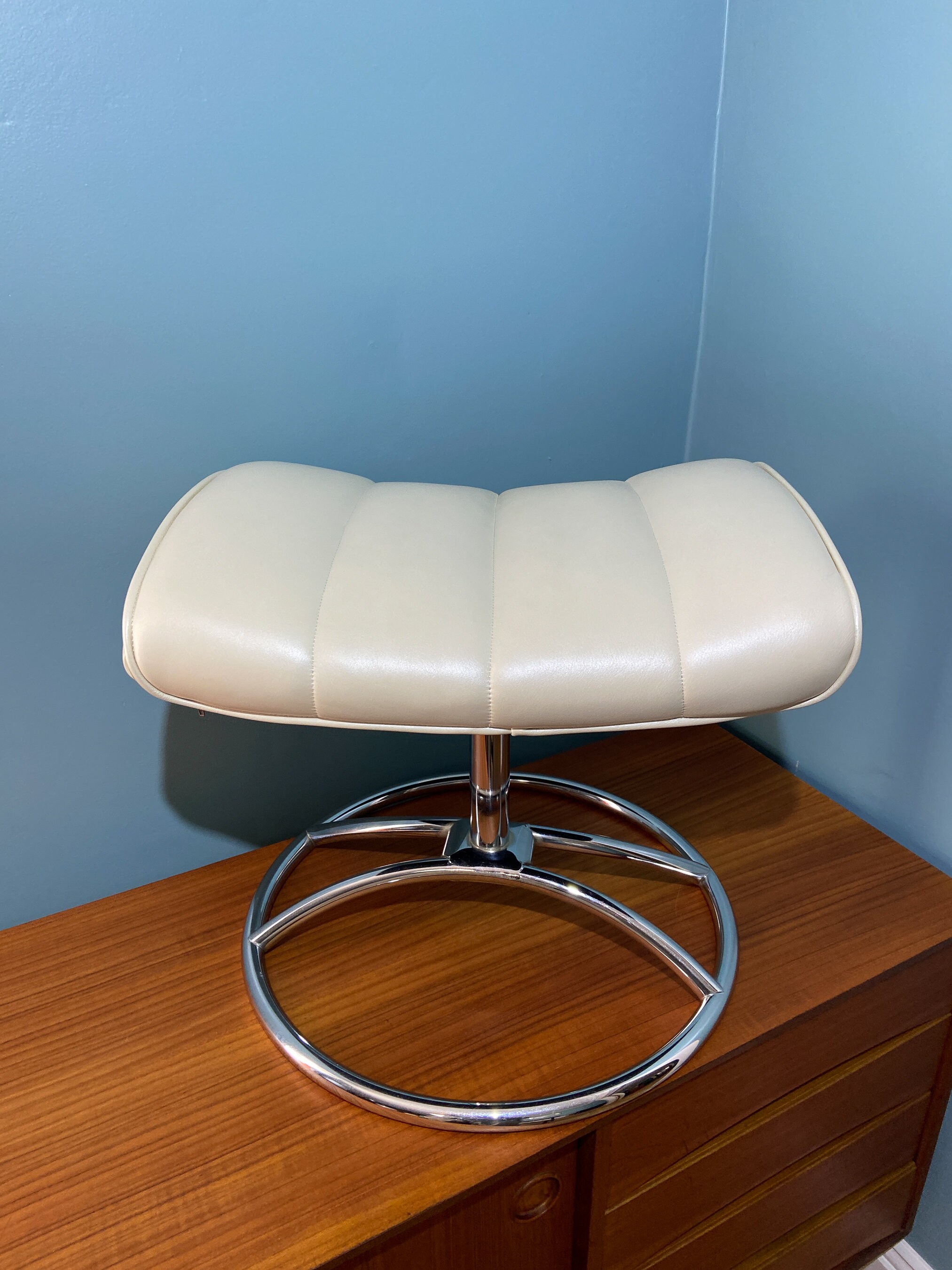 Ekornes Stressless Chrome Ottoman Vintage Ekornes Ottoman