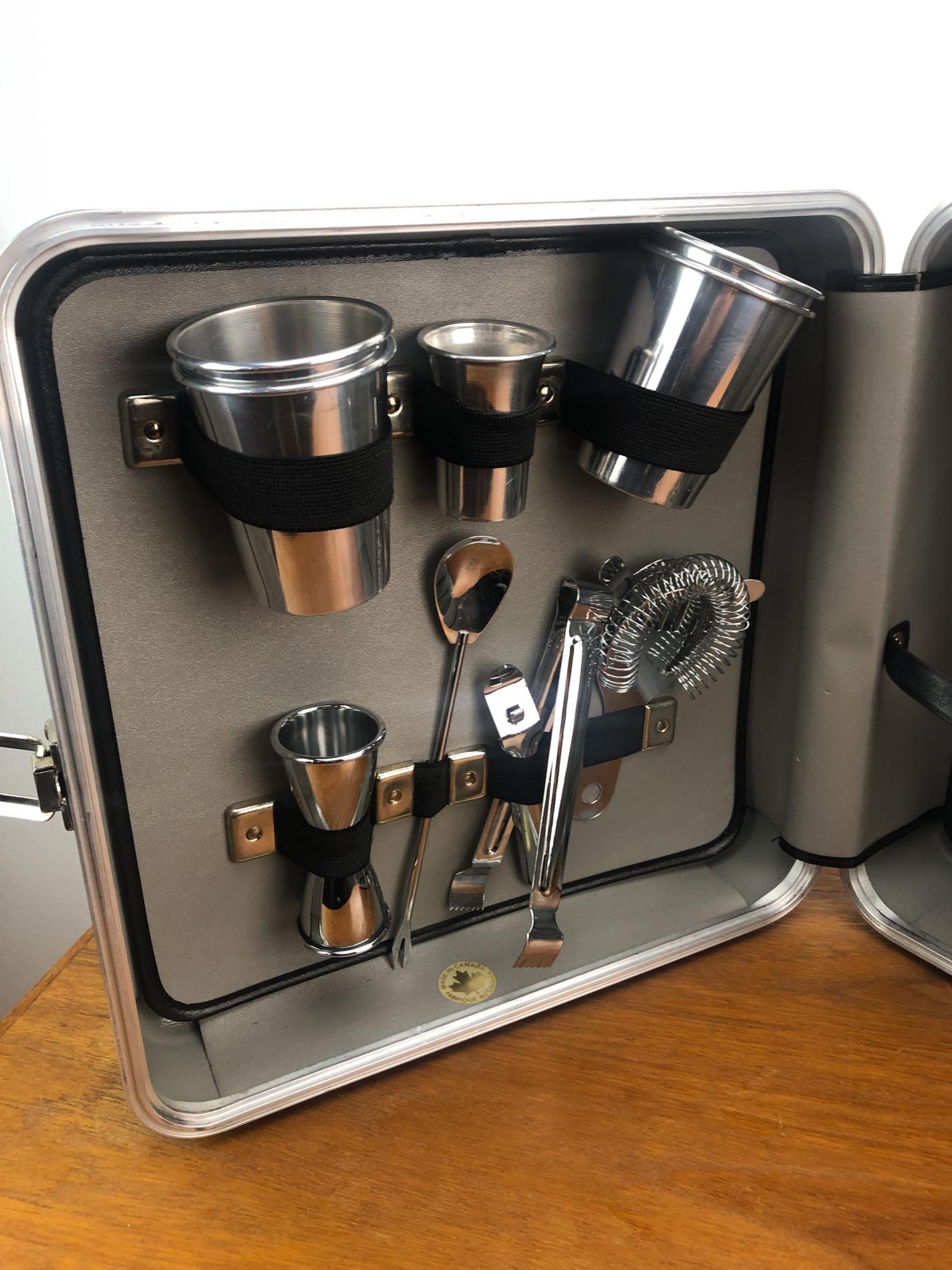 Vintage TraveLBar, Portable Bar, Suitcase Bar, Travel Bar, Briefcase