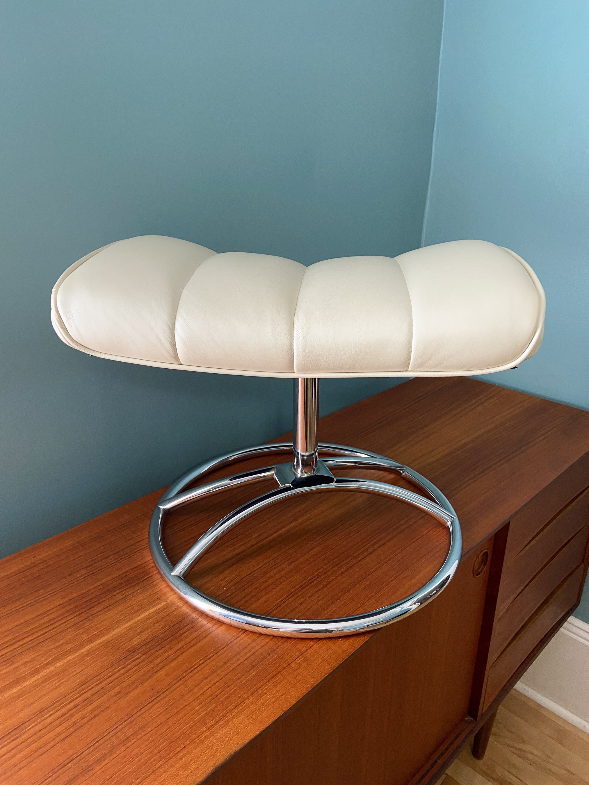 Ekornes Stressless Chrome Ottoman Vintage Ekornes Ottoman