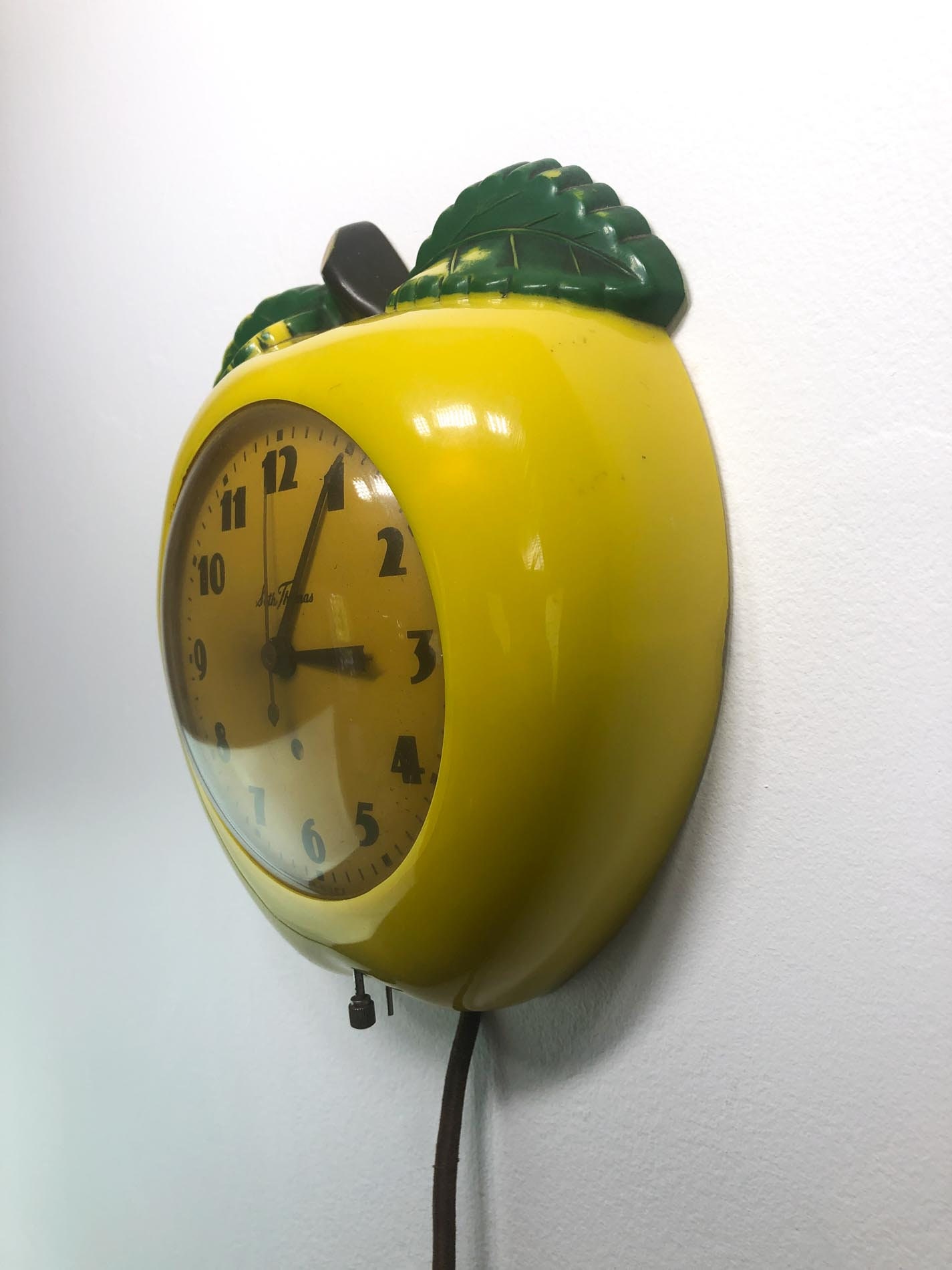 MCM Wall Clock, Mid Century Wall Clock,1950s Kitchen Clock, Apple Wall
