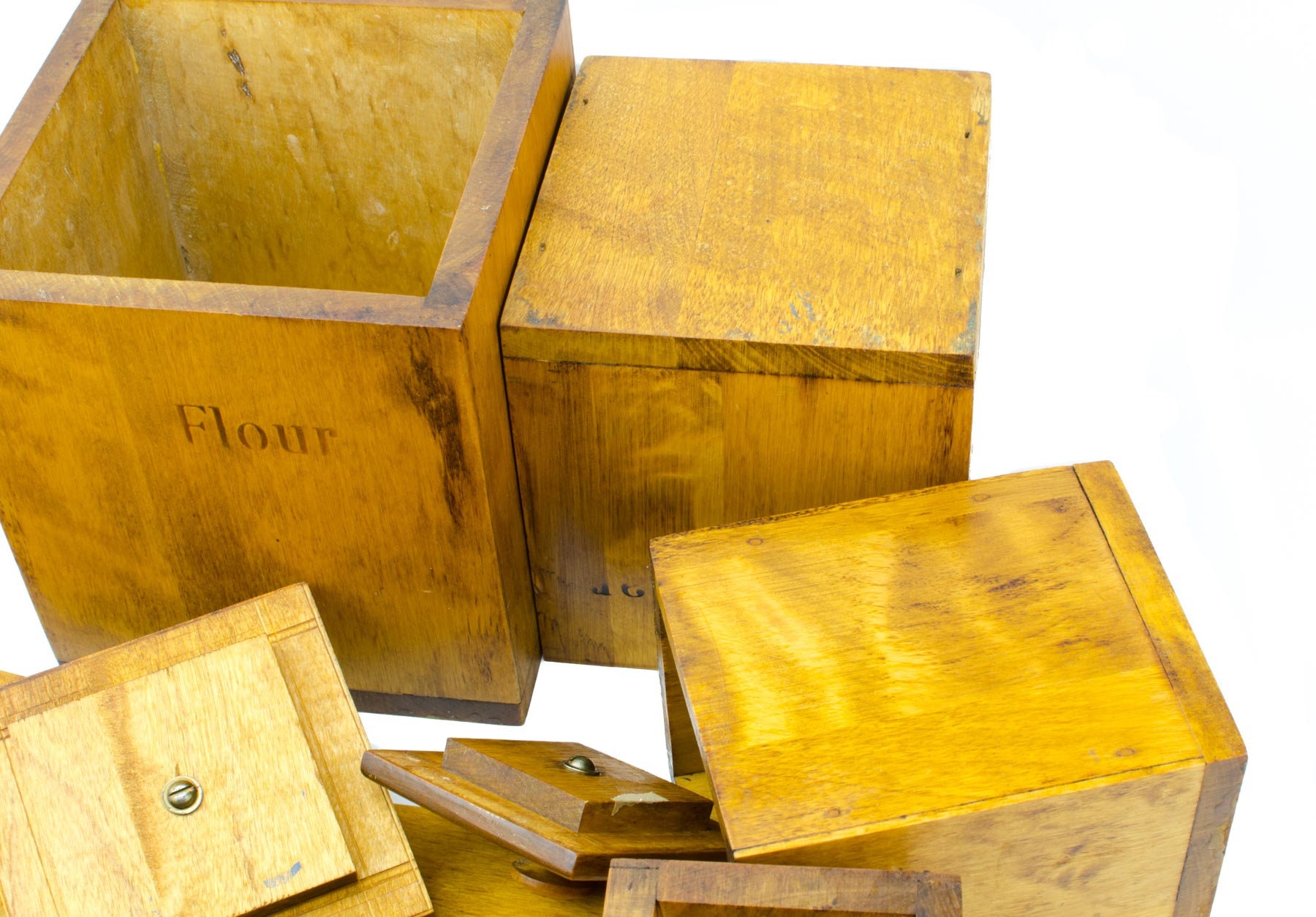 flour canister with wood lid