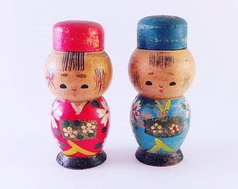 Vintage handgemachte Holz Kokeshi Salz & Pfefferstreuer Holzpuppen Kokeshi