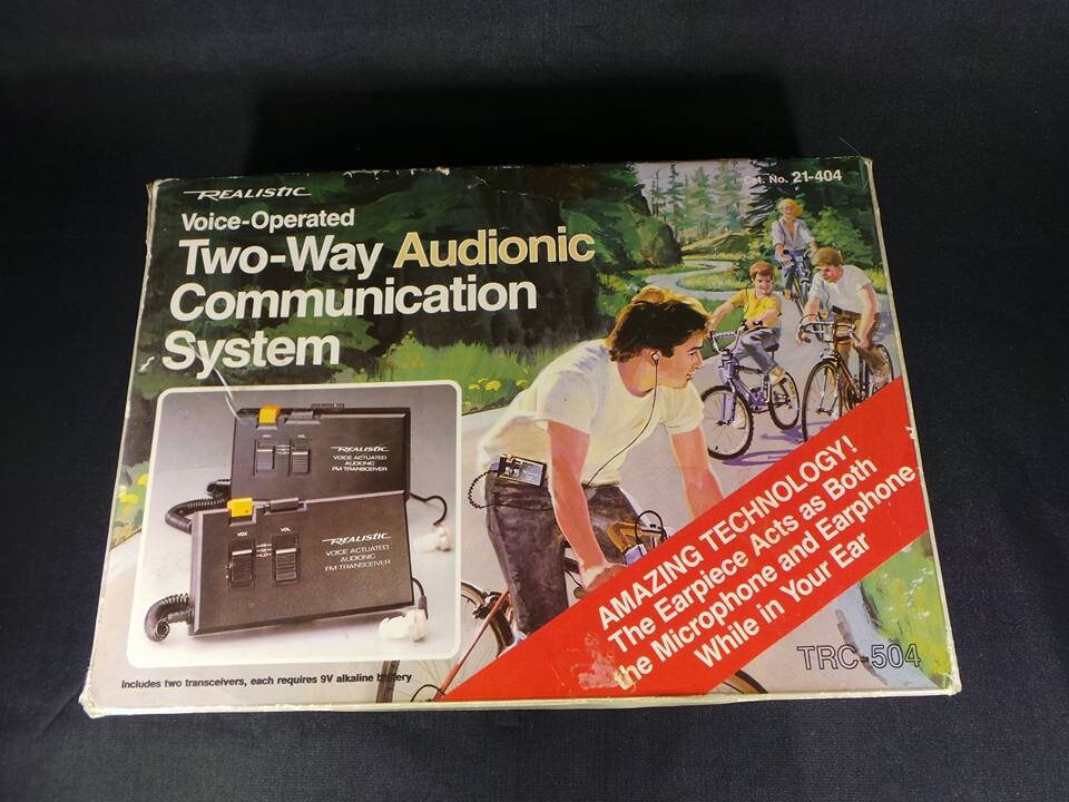 洋書 RADIO DEPANNAGE ET MISE AU POINT Vintage Realistic Voice-operated Two-way TRC-504 (21-404