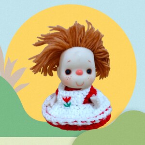 Vintage Itty-Bitty Mitzie pop met garenhaar, gehaakte pop