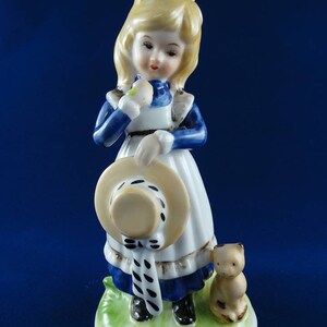 Vintage Girl Holding Her Hat Figurine With a Cat Made in Korea - Etsy