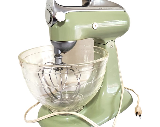 Kitchenaid Model 4C Circa 1962 Stand Mixer With 2 Attachments and 2