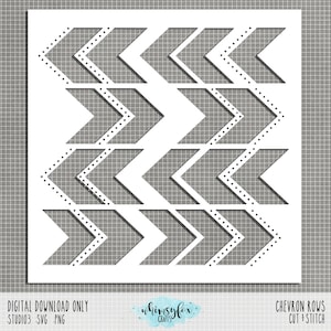 Può includere: Un download digitale di un design a chevron per il taglio e la cucitura. Il design presenta file di frecce bianche con linee tratteggiate su uno sfondo grigio. Il testo "Chevron Rows Cut & Stitch" è in basso a destra dell'immagine.