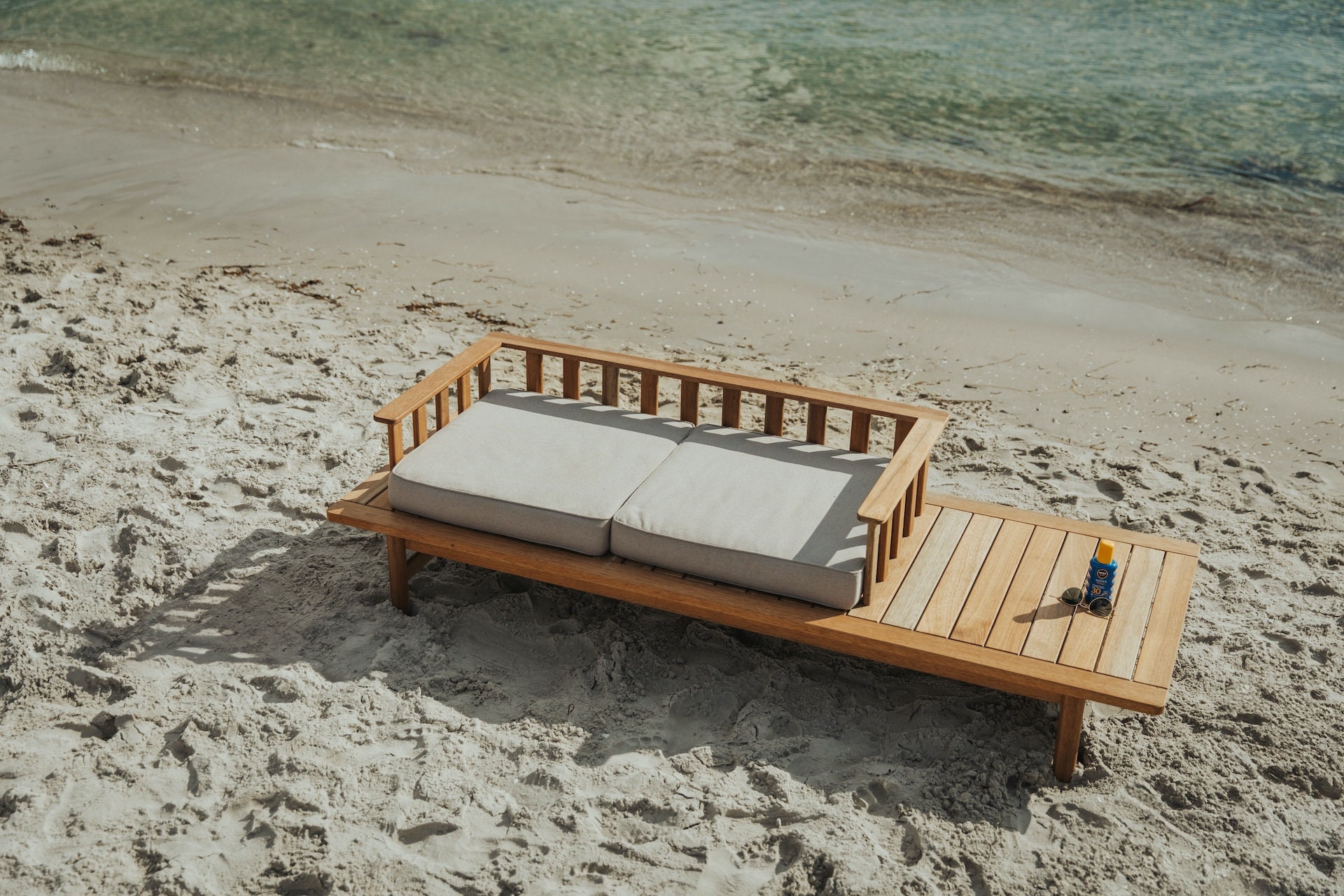Lounge bench made of harbor wood for the terrace, balcony and garden - or the living room