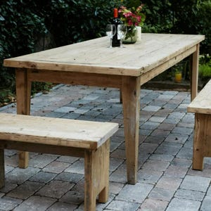 Banco de jardín artesanal fabricado con madera sostenible, a juego con la mesa de jardín, ideal para jardín, terraza o balcón. imagen 3