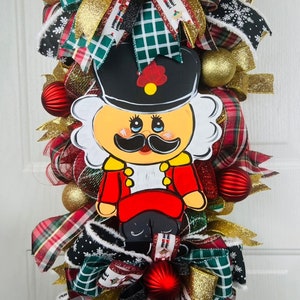 Nutcracker Wreath, Christmas Wreath for Door, Festive Door Swag, Artificial Christmas Wreath, Christmas Front Porch Decor, Soldier Decor
