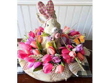 Easter Pig Bunny Tulip Centerpiece, Farmhouse Easter Table Decor, Pink Tulip Spring Centerpiece, Whimsical Pig with Bunny Ears Decor