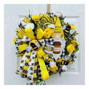 Bee Wreath: Summer Farmhouse Gnome Decor