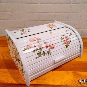 Biały drewniany pojemnik na chleb zdobiony metodą decoupage, drewniany pojemnik na chleb, pojemnik na chleb z różami, bardzo duży kuchenny pojemnik do przechowywania wypieków