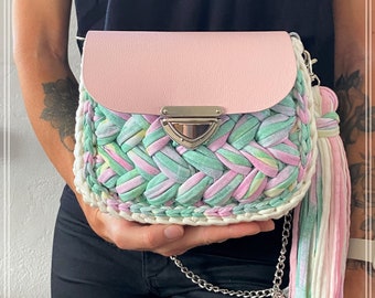 Crochet Crossbody Bag: Handmade T-Shirt Yarn Purse with Leather Flap
