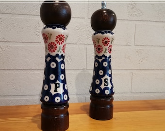 Set of 2 mills for salt and pepper, wood and porcelain, Set of salt and pepper grinder, 2 pieces of handmade wooden and ceramic grinders