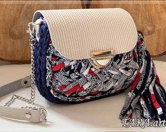 Handmade Crochet T-shirt Yarn Bag: Women's Crossbody Purse