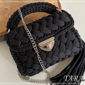 Handgemachte Häkeltasche, Umhängetasche für Frauen, schwarze Umhängetasche mit langer Kette, stilvolle Handtasche für elegante Frau, bestes Geschenk für Sie
