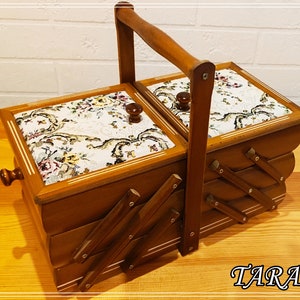 Aufbewahrungsbox für Schmuck oder Nähzeug, Nähkästchen aus Holz, Nähbox aus Holz, Polsterbox, hellbraune Box mit weichem Material