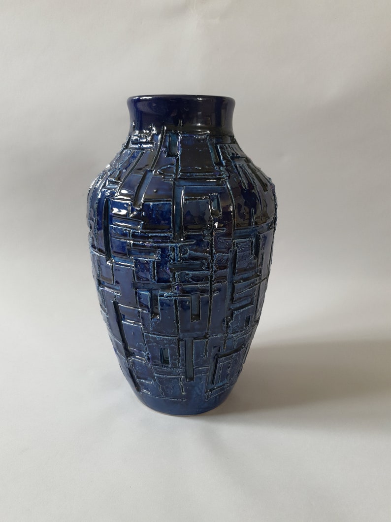 Unique navy blue Bitossi vase with abstract incised decoration Italy 1960s image 2