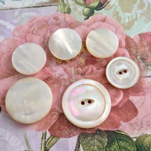Vintage White Mother or Pearl Buttons in Assorted Sizes, Lot of 6 buttons