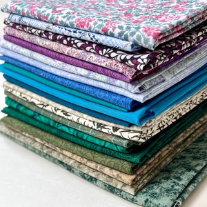 Vintage Cotton Fat Quarters Bundle: 20 Designer Fabric Prints
