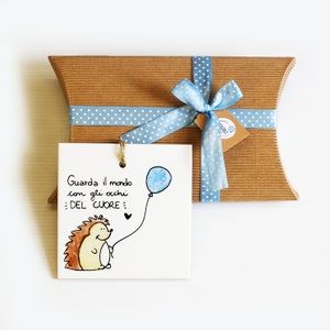 Bomboniere battesimo bimbo bimba comunione cresima frasi illustrazione animali personalizzate ceramica mattonella piastrella gabbianella