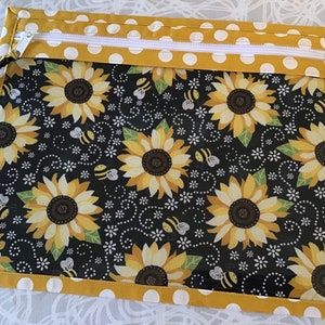Original Sunny Flowers and Bees Vinyl Project Bag est. May 2019