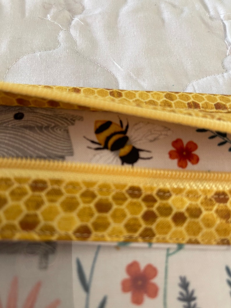 Honey Bee Project Bag image 4