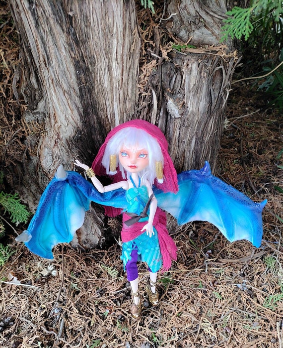 Monster High and Ever After High Dolls for OOAK Customizing